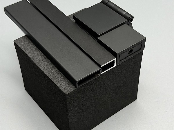 Черный матовый