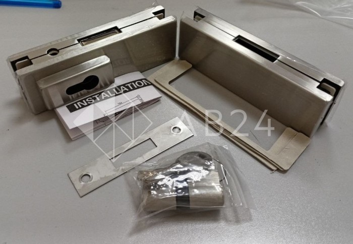 Замок FKZ-40 центральный с ответной частью ключ/ключ, нержавейка/матовый