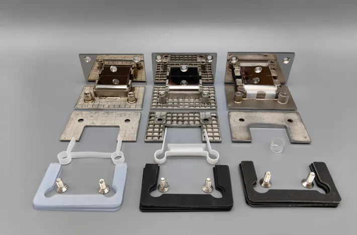 Душевые петли: разбор и различия