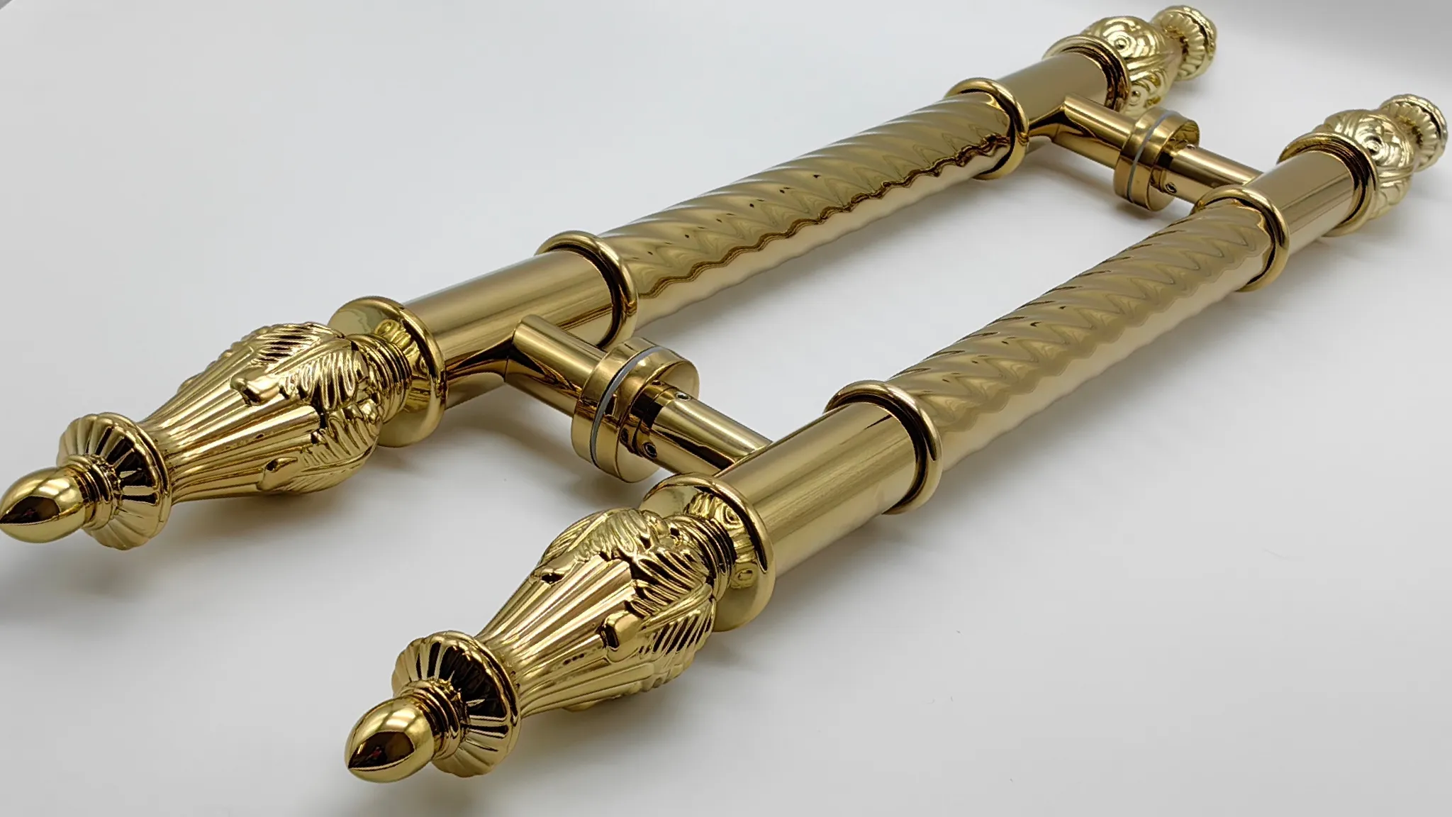 Ручка для стеклянной двери в цвете золото