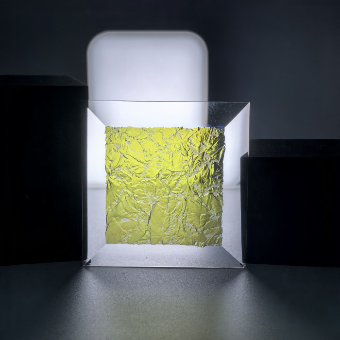 Бевелс AV19 дихроичный квадрат 76 х 76 мм желтый мороз