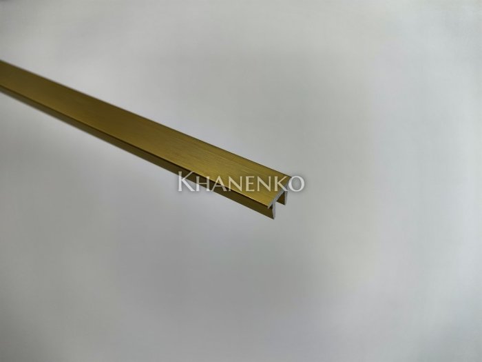 Заглушка верхняя для профиля п образного 19х13х2, 3 м FDPA-500.3 AL/BTP цвет Золото брашированное