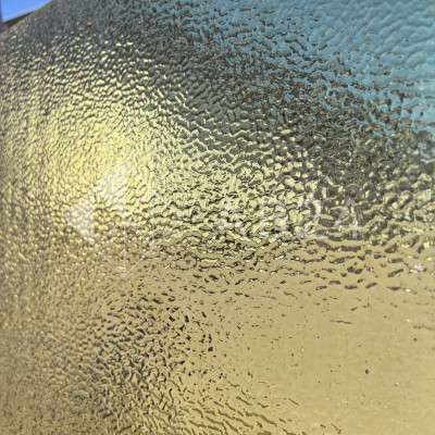 Стекло витражное AV 110.2RR четверть листа (39 х 48 см)