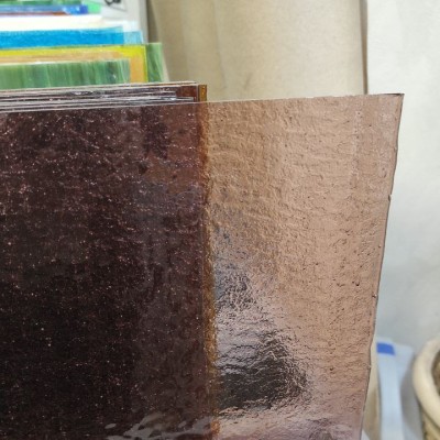 Стекло витражное AV 140.8RR четверть листа (39 х 48 см)