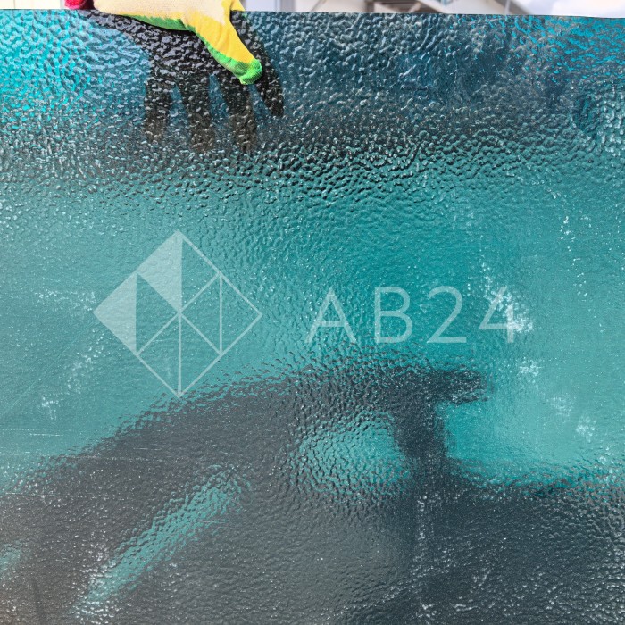 Стекло Wissmach 364 Corella голубого цвета 106 х 82 см