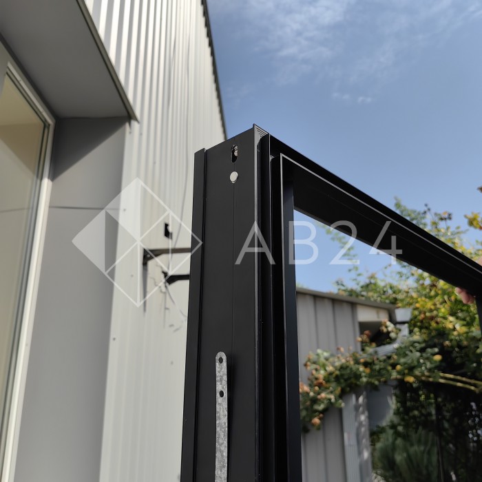 Дверь тонкая алюминиевая межкомнатная 800х2000 правая открывание внутрь, стекло рифленое прозрачное FMD-6R-1 AL/Bl-Rc Черная