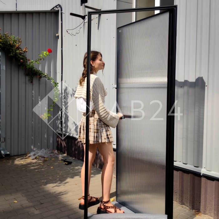 Дверь тонкая алюминиевая межкомнатная 800х2000 правая открывание внутрь, стекло рифленое прозрачное FMD-6R-1 AL/Bl-Rc Черная