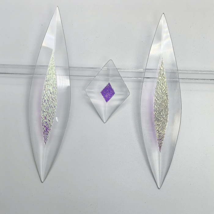 Бевелс AV305 дихроичный (3 элемента) 43 х 394 мм красная шиншилла