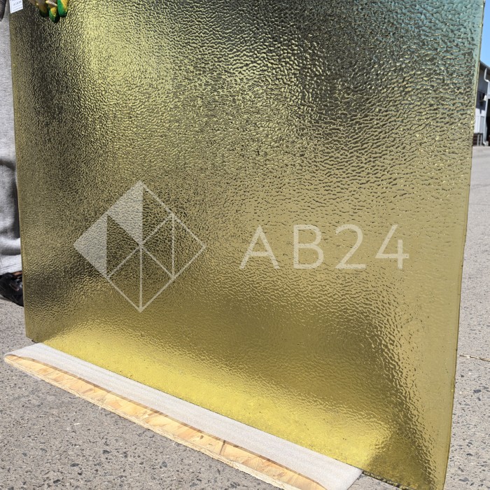 Стекло витражное АV 110.2RR, целый лист - 78 х 96 cм.