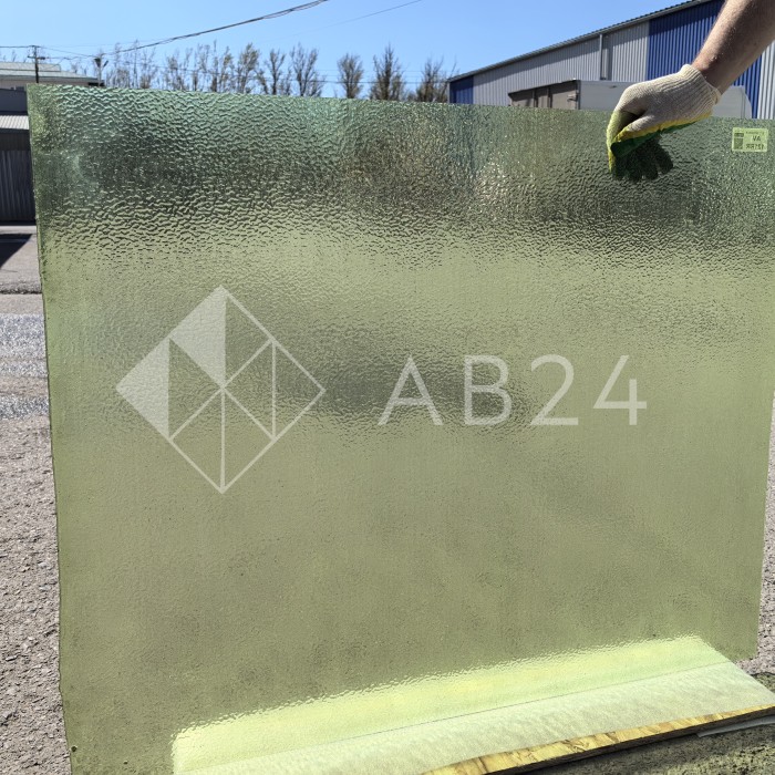 Стекло витражное АV 121RR, целый лист - 78 х 96 cм.