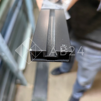 Профиль FMPA-4.48 для стекла боковой длина 4.8 м для раздвижной системы FDS-18, алюминий/черный