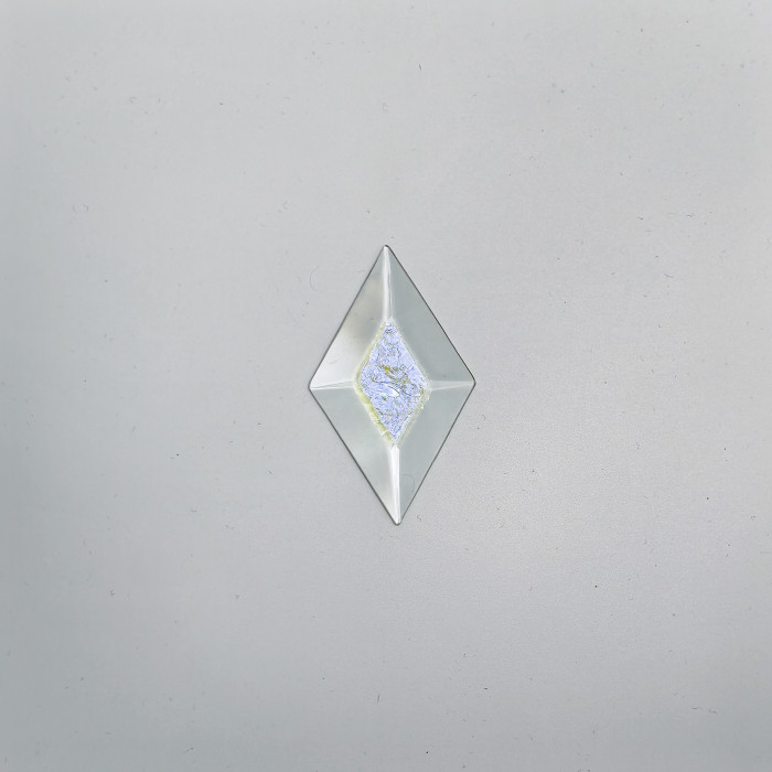 Бевелс AV131 дихроичный ромб 38 х 64 мм желтый мороз