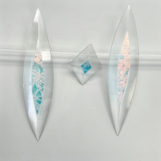 Бевелс AV305 дихроичный (3 элемента) 43 х 394 мм синий мороз