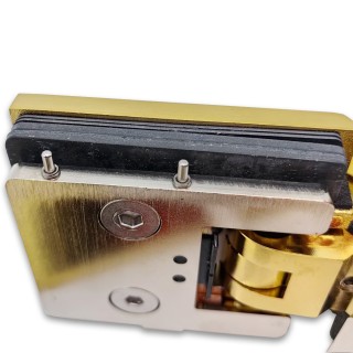 Петля Аврора FDP-185 стекло-стекло 135° с крышками, латунь/брашированное золото