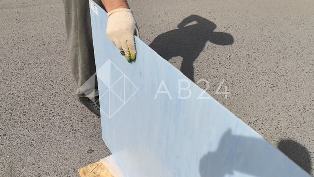 Стекло витражное AV 335-2S пол-листа (78 х 48 см)