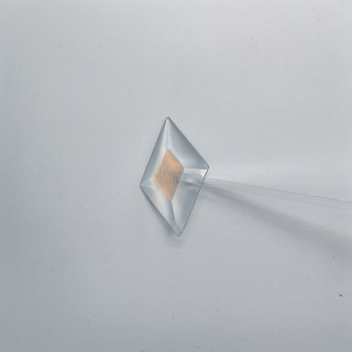 Бевелс AV131 дихроичный ромб 38 х 64 мм красная шиншилла