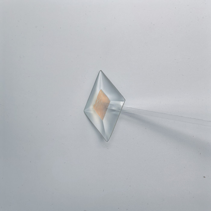 Бевелс AV131 дихроичный ромб 38 х 64 мм красная шиншилла