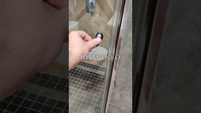 Душевая дверь с добором DK-107К на коннекторах