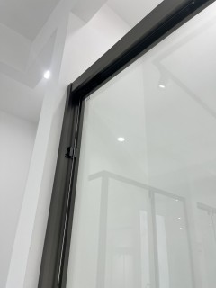 Раздвижная система Нимфа FDS-8 в проем, нержавейка/черный