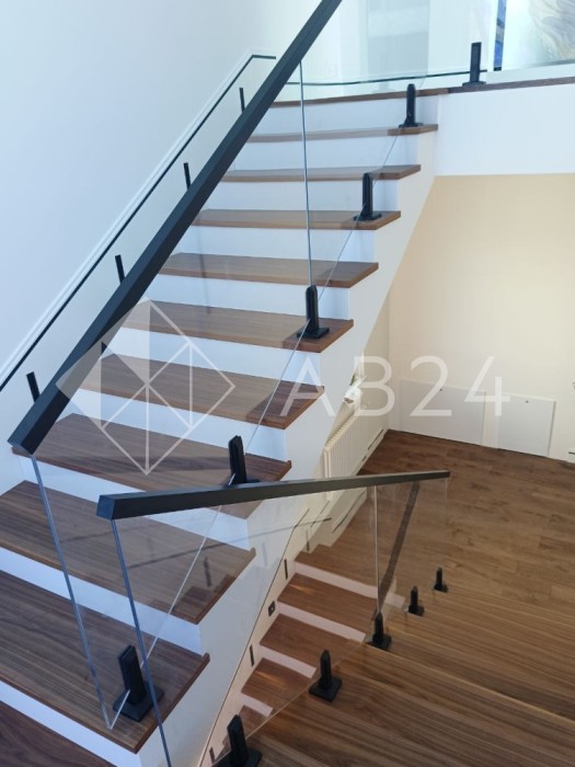 Стойка FOS-05 для стекла напольная 90х190 мм со сверлением, нержавейка/черный