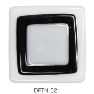 Фьюзинг квадрат DFTE 021 бело-черного цвета, 4 см